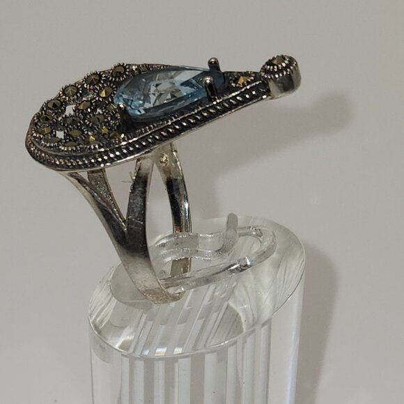 .925 Sterling Silver Blue Topaz Teardrop Vintage Style Ring. Size 9 Value $705 - Picture 2 of 8